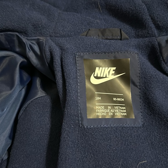 Worn once 18 month NIKE puffer coat with thermal lining - Picture 4 of 4